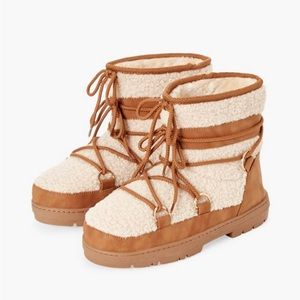 SOLD!!! SOLD!! SOLD!! Women’s Winter Boots.